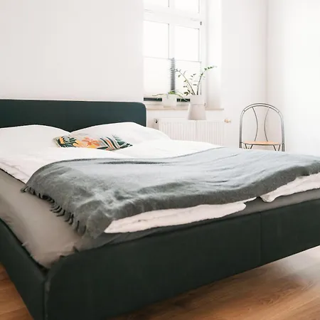 Anger17-1, Zentrales 2-zimmer-apartment In * Dessau-Rosslau